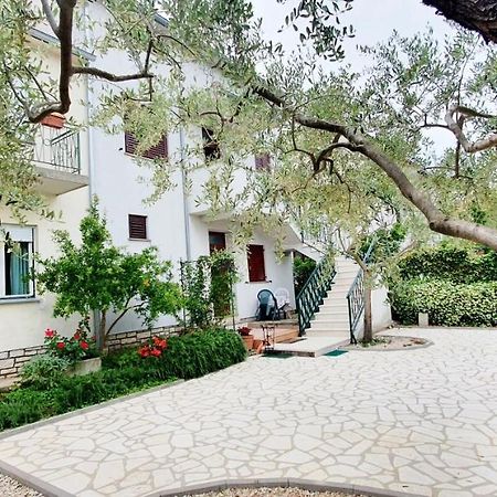 רוביני Cecillia Mare Apartments מראה חיצוני תמונה