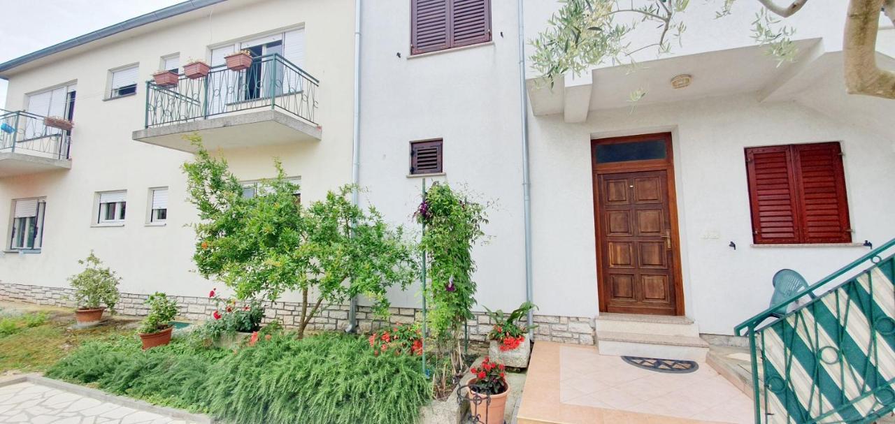 רוביני Cecillia Mare Apartments מראה חיצוני תמונה