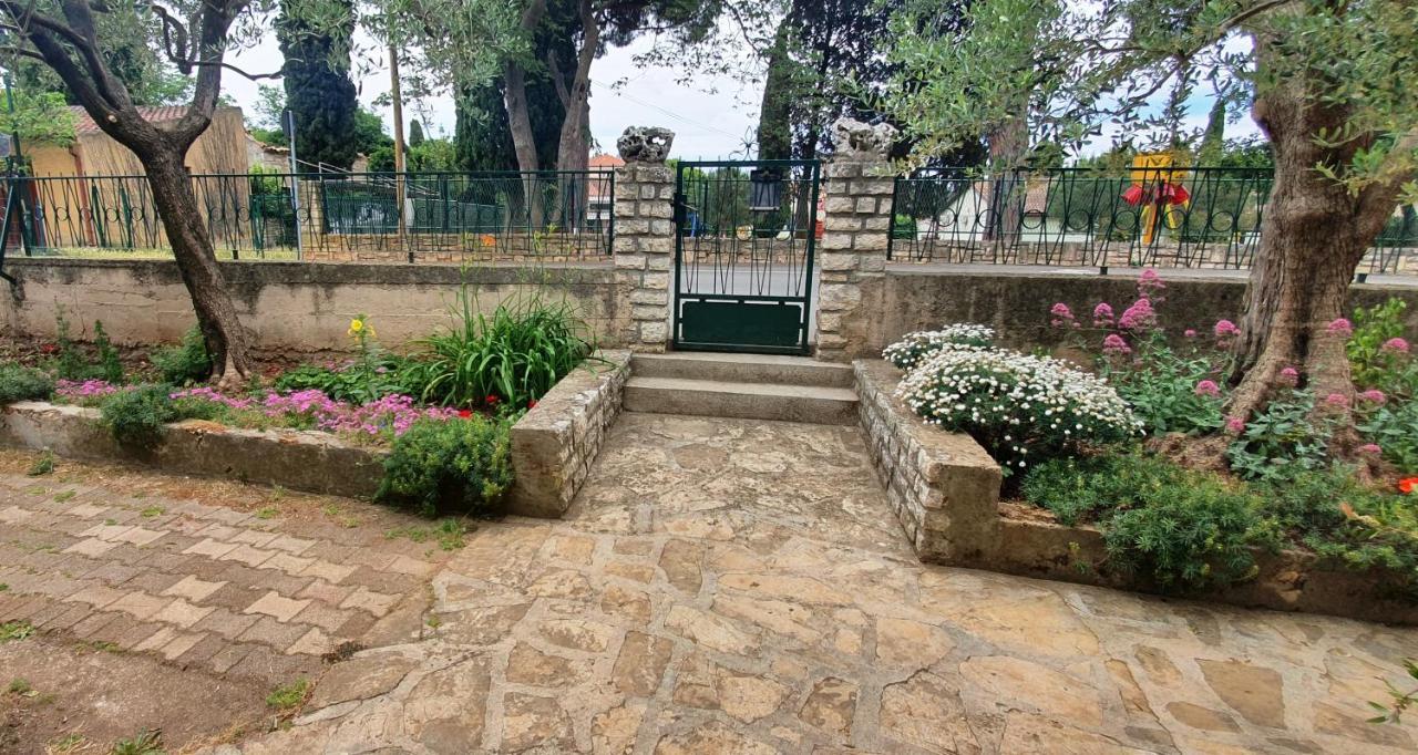 רוביני Cecillia Mare Apartments מראה חיצוני תמונה