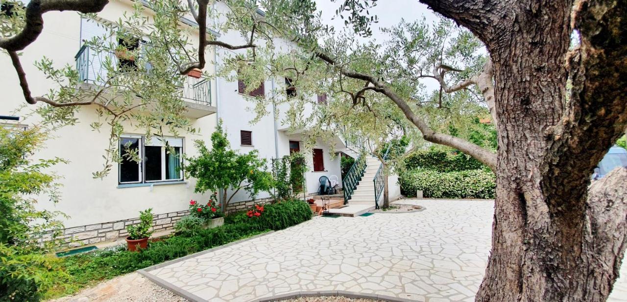 רוביני Cecillia Mare Apartments מראה חיצוני תמונה