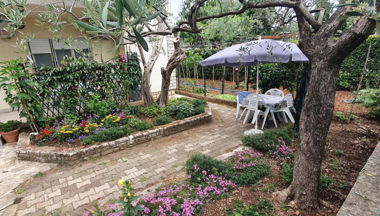 רוביני Cecillia Mare Apartments מראה חיצוני תמונה