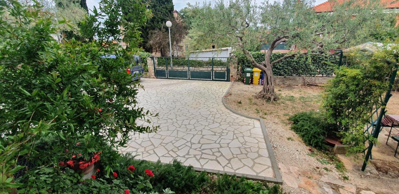 רוביני Cecillia Mare Apartments מראה חיצוני תמונה