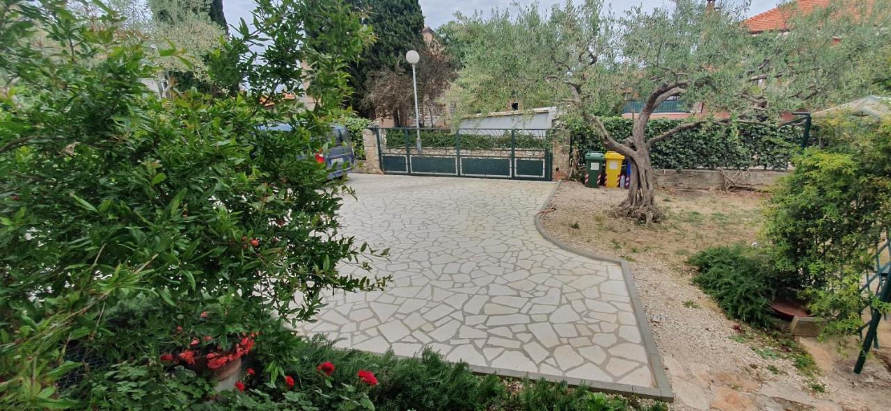 רוביני Cecillia Mare Apartments מראה חיצוני תמונה